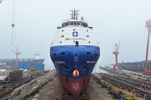 三福船舶一�?1000DWT多用途船下水